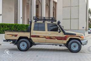 Toyota Land Cruiser 79 Double Cabin Pickup Truck usato del 2019 |   4.5L 4WD |   Trasmissione Manuale |   Pronto per l'esportazione - Product Image 5