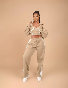 Tenues de sport tendance en deux pièces pour femme, haut court et pantalon assorti, en polyester et élasthanne respirant, à manches longues et broderies, longueur genou - Product Image 4