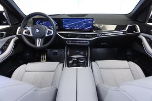 BMW X5 M60i 2025 Propre et Fraîche, Moteur V8 combiné à un système mild-hybrid 48V - Product Image 5