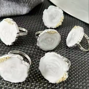 แหวนผ้าเช็ดปากเคลือบแบบสองสีดีไซน์ลายอะคริลิคเรซิ่นโบราณปรับแต่งได้เต็มที่สำหรับการรับประทานอาหารศิลปะการรับประทานอาหารในแต่ละวัน - Product Image 6