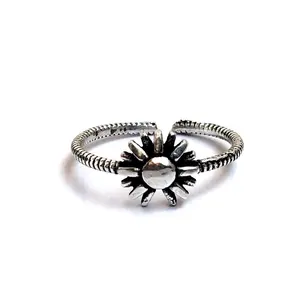 2022 новое поступление женское модное серебряное и Латунное регулируемое кольцо в форме цветка купить у индийского поставщика