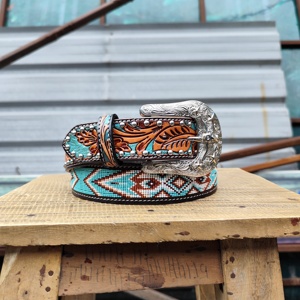 Ceinture perlée de l'Ouest Ceinture en cuir de l'Ouest sur mesure avec gravure complexe et boucle robuste pour le ranch - Product Image 6