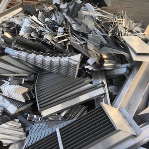 Chatarra de Aluminio 99.9% de Alta Calidad, Aleación 6063, para Uso en la Industria Tecnológica, Láminas de Aluminio Extruido - Product Image 4