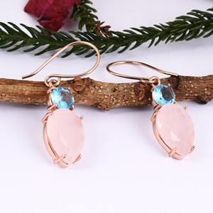 Pendiente chapado en oro de Plata de Ley 925, colección de pendientes de Topacio azul natural y cuarzo rosa Pendiente de moda para boda. - Product Image 2