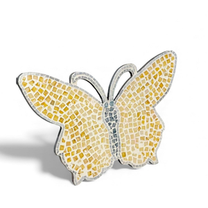 Sculpture artisanale de papillon en nacre pour une décoration intérieure élégante en provenance du Vietnam - Product Image 2