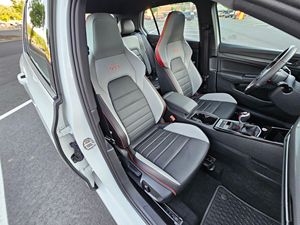 Volkswagen GTI 380 Autobahn 2024 Impecable - Product Image 2