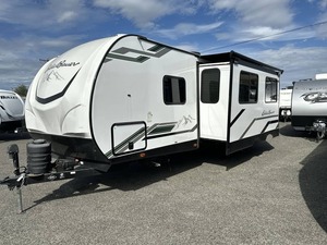 Camioneta H-e-a-r-t-l-a-n-d E-d-d-i-e B-a-u-e-r 2-6-2-B-H-L Usada del 2024 DISPONIBLE PARA LA VENTA - Product Image 6