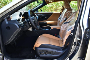 AUTO USADO LIMPIO Y ASEQUIBLE, Lexus ES350 SEDÁN 2024, LISTO PARA ENVIAR - Product Image 4