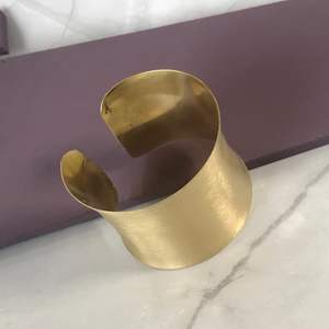 Brazalete hecho a mano 18K chapado en oro latón Metal impermeable joyería alto acabado brazalete de mano Metal latón brazalete - Product Image 2