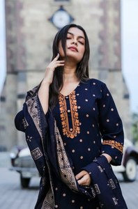 Diseñador exclusivo Venta caliente Trending Reyon Impreso Estilo Colección de trajes largos para mujeres y niñas Ropa de Surat - Product Image 4