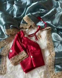 Última Colección de Saris de Diseñador de Moda con Bordado, Trabajo de Espejo, Encaje, Borde de Pedrería y Trabajo Manual en Tela Satén Jimmy Choo - Product Image 1