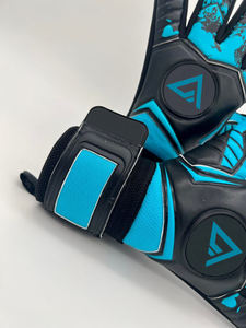 Gants d'entraînement de football pour enfants et adultes, respirants, antidérapants et résistants à l'usure, en latex, pour gardiens de but, joueurs de football par Ako - Product Image 2