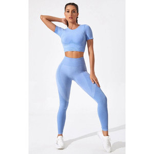 Ensembles de yoga pour femmes en gros – Tenue de sport 2 pièces : Crop top à manches courtes et pantalon taille haute – Vêtements de fitness et de sport - Product Image 1