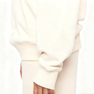 Pull-over décontracté rouge personnalisé de haute qualité pour femme, en polaire de polyester, imprimé et brodé, col rond, automne-hiver - Product Image 2