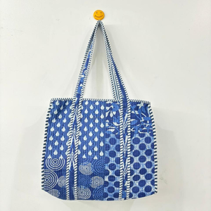 Sacs fourre-tout matelassés en coton imprimé à la main, sacs fourre-tout indiens traditionnels, sacs fourre-tout artisanaux avec impression à la main - Product Image 1