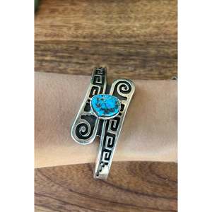Merle House Kingman Turquoise & Sterling <b>Silver</b> <b>Cuff</b> <b>Bracelet</b> Fashionable Kingman Turquoise & Sterling <b>Silver</b> for Women - Product Image 2