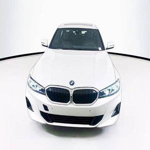 2025 B-M-W 3 Series 330i 4dr Sedan 2.0L 4cyl Turbo essence/électrique hybride doux 8A - Product Image 1