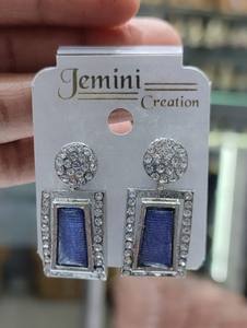 ชุดต่างหูแฟชั่นสำหรับผู้หญิงชุดตุ้มหูคริสตัลใส - Product Image 2