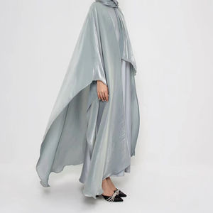Ensemble Abaya musulman modeste de qualité supérieure OEM de Dubaï, comprenant une Abaya de style kaftan, une robe de dessous et un hijab pour femmes, vente en gros - Product Image 1
