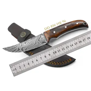 Couteau en acier damas DD-RW-HK-96 bois de rose de haute qualité couteau fait à la main en bois naturel avec gaine en cuir 192 couches couteau personnalisé