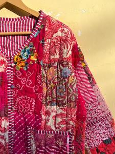 Veste patchwork rose faite à la main, manteau matelassé Kantha, coton floral, patchwork d'hiver, manteau réversible, vêtements de rue bohèmes, veste décontractée - Product Image 4