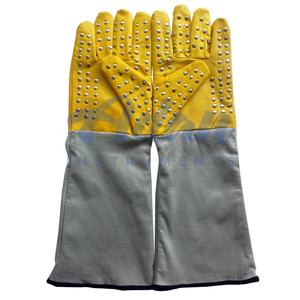 ADAN INSTRUMENTOS Guantes de cuero de manga larga personalizados para instrumentos veterinarios Protección contra mordeduras y patas para el manejo de animales - Product Image 1