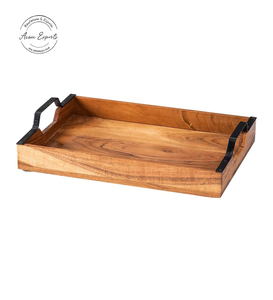 Plateau de service en bois rustique avec poignées en métal noir Plateau élégant et fonctionnel pour servir des boissons ou organiser des articles pour la maison - Product Image 1