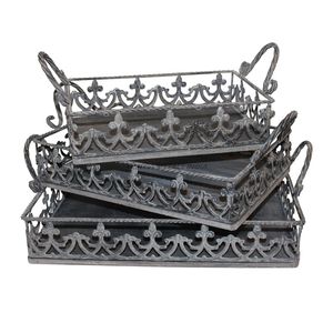 Plateau de service rustique en bois avec motif floral et poignées en métal noir, forme longue, idéal pour une décoration intérieure charmante et divertissante - Product Image 3