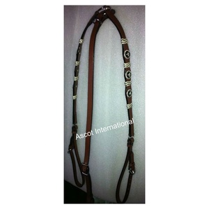 Collier de poitrine de cheval logo personnalisé style occidental en cuir véritable plaque de poitrine argent concho cuir brut nouage équipement de cheval inde - Product Image 1