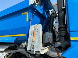 ใช้ต้นฉบับ 2019 Mercedes Benz Arocs 4142 Kipper Dumpperรถบรรทุก 8X6 สําหรับขายขายร้อน Howo จีนรถบรรทุกเครื่องยนต์ดีเซล