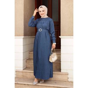 Robe plissée pour hijab avec détails pierres indigo - Product Image 2