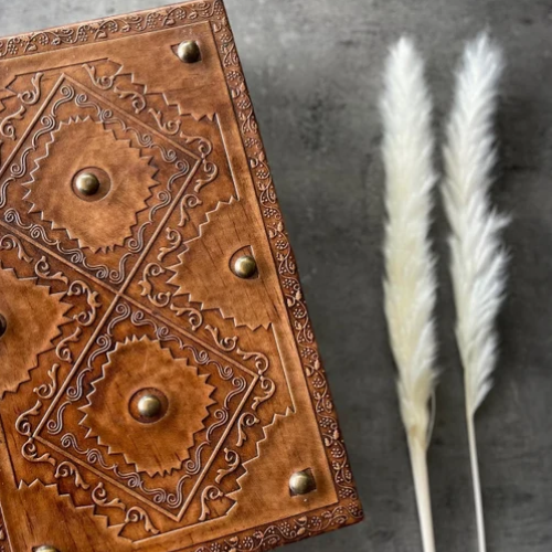 สีน้ำตาล