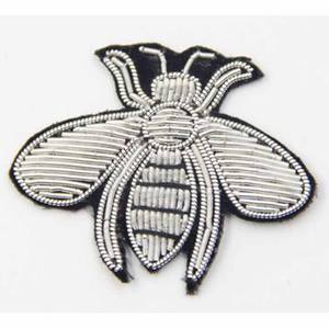 Corona abeja corazón bordado insignias hecho a mano India seda alambre parche broche con cuentas diamante bordado apliques costura - Product Image 3