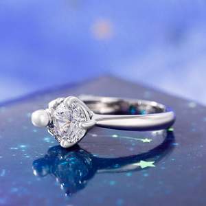 Bague de fiançailles Jeulia Hug Me Explorer Galaxy Astronaut en argent sterling à coupe ronde - Product Image 6