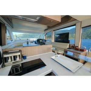 Yate a Motor Galeon 500 Fly Cabin Cruiser, Embarcación Premium para Cruceros Confortables - Product Image 2