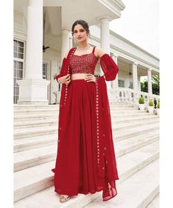 Velours de créateur Lahenga Choli pour femmes mariage vêtements de mariée avec beau travail de miroir et tenue de fête à broderie lourde - Product Image 2