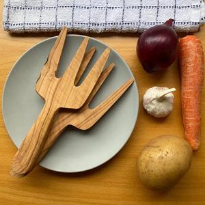 ส้อมจิ้มเค้กด้ามยาวทำจากไม้บีชจับทรงสามเหลี่ยมสุดสร้างสรรค์ - Product Image 2