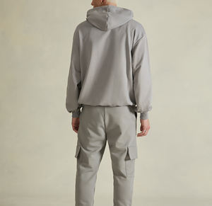 Sweat à capuche pour homme, coupe ample et contemporaine, conçu avec des épaules tombantes, en molleton de coton de qualité supérieure - Product Image 4