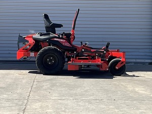 Tondeuse autoportée à braquage zéro haute performance Gravely ZT HD 48 pour l'aménagement paysager et les grandes propriétés - Product Image 5