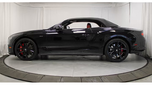 Bentley Continental GT Azure Convertible 2023, Autos Usados en Excelentes Condiciones - Product Image 2