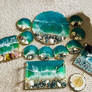 Bandeja de resina azul con pétalos de flores de piedras y bandeja decorativa hecha a mano con purpurina para decoración de mesa y uso de regalos de la India - Product Image 2