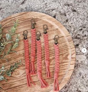 ชัยกุญแจพู่เจ้าสาวสีเต็มรูปแบบสําหรับกระเป๋าสํานักงานพวงกุญแจ Macrame - Product Image 2