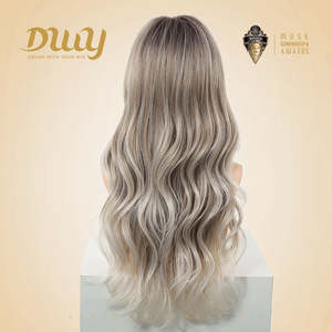 Peluca Sintética Ondulada Ombre Rubia de Alta Calidad Eden-DWY de 24 Pulgadas con Flequillo, Resistente al Calor y con Encaje Transparente, Peluca Corta - Product Image 3