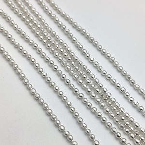 Cadena de Bolas de 2 mm en Cobre Chapado en Oro, Plata y Oro Rosa para la Fabricación de Joyas, 1 Metro de Largo - Product Image 1