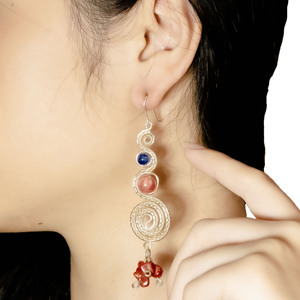 beGems – boucles d'oreilles en plumes de paon pour femmes, bijoux haut de gamme, élégants, faits à la main - Product Image 3