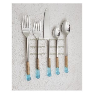 Nouveau design 18/8 ensemble de couverts en acier inoxydable résine et manche en bois ensemble de couverts de fête d'anniversaire de mariage de haute qualité et personnalisés - Product Image 1