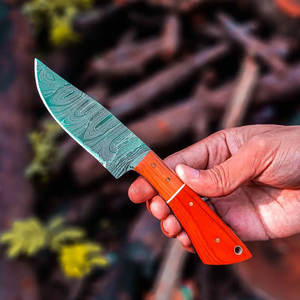 Couteau de chasse en acier damas fait main avec poignée ergonomique et acier pour la pêche en plein air et le camping - Product Image 3
