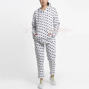 Chándal de invierno de alta calidad para mujer, nueva moda, conjunto de lana de algodón de 2 piezas, estilo informal con logotipo impreso y técnicas de tinte - Product Image 1