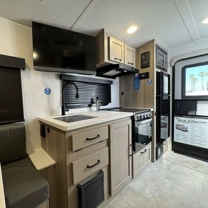 Perfecto para acampar fuera de la red, viajes por carretera de caza, remolcable SUV en camiones y vehículos pequeños, Camper para aterrizaje y fuera de la red - Product Image 4