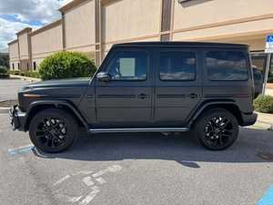 USADO 2024 Clase G AMG G 63 4MATIC SUV R20 Turbo Asientos de Cuero Interior Claro Automático Cámara Trasera Izquierda - Product Image 2